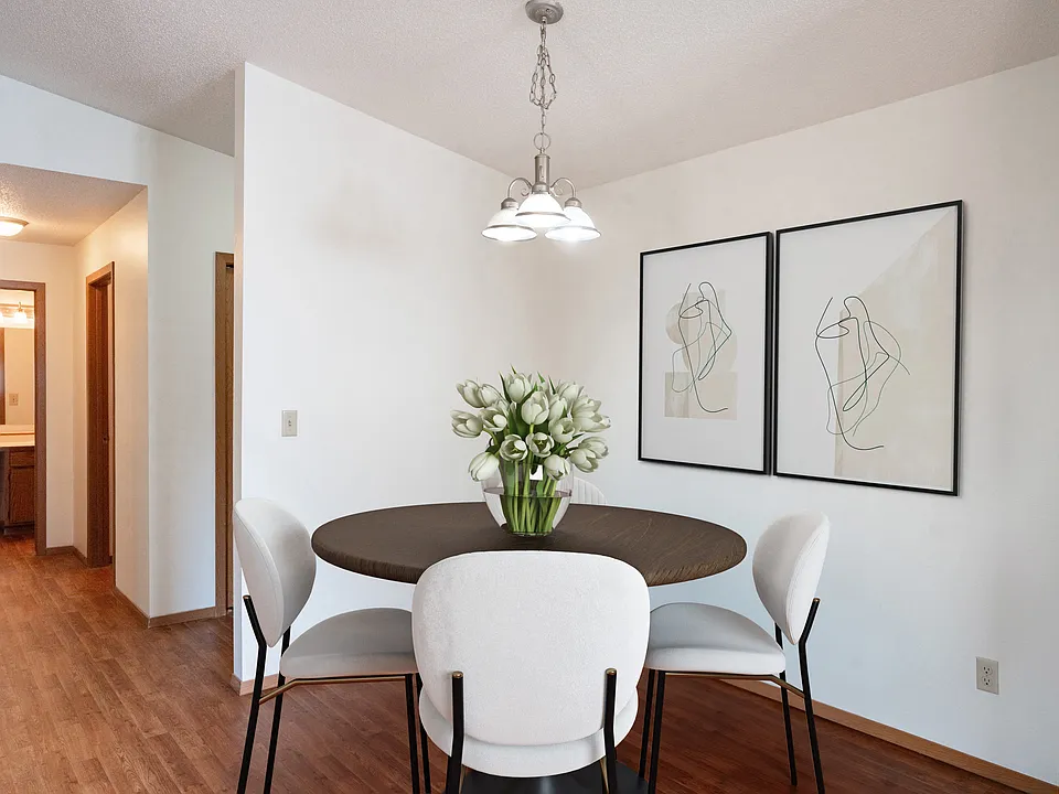Fargo, ND Rosegate Apartments | 21A | Dining