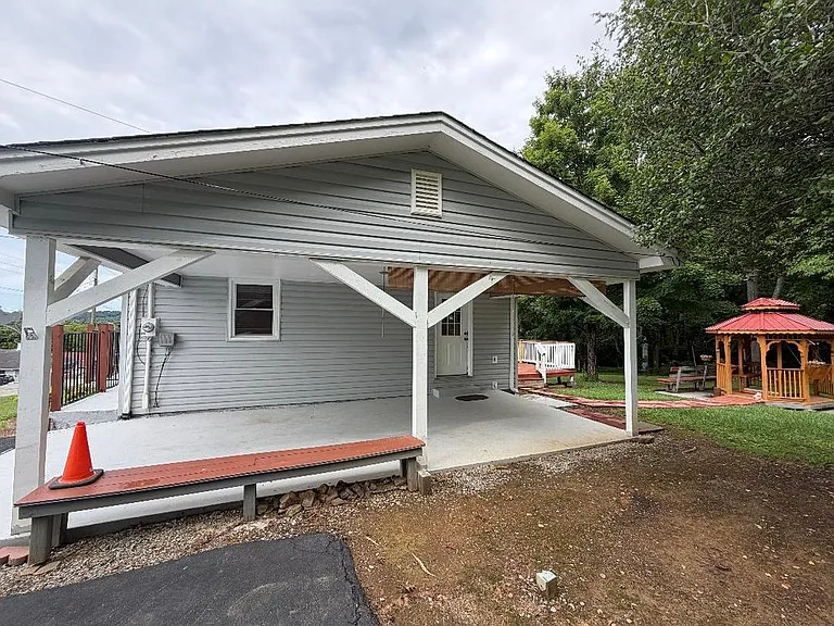 304 Reservoir St — Photo 13