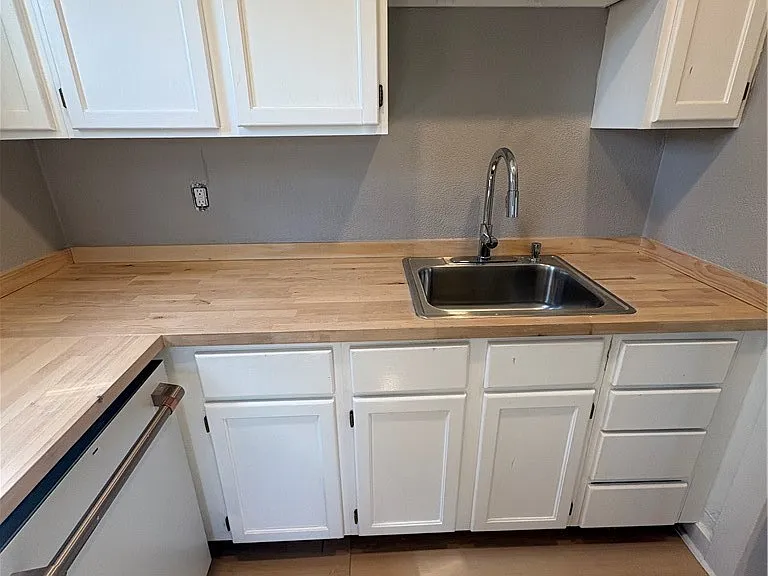 590 Richmond Ave #4 — Photo 9