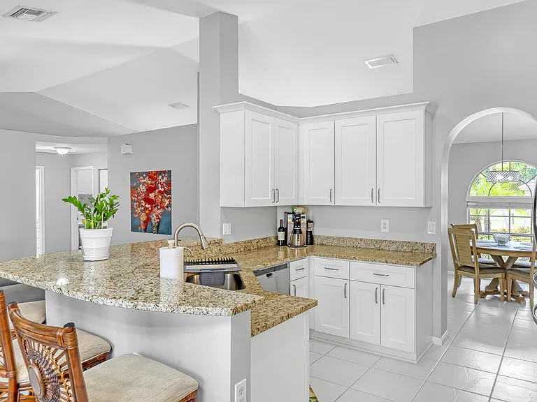 133 Black Olive Cres — Photo 16