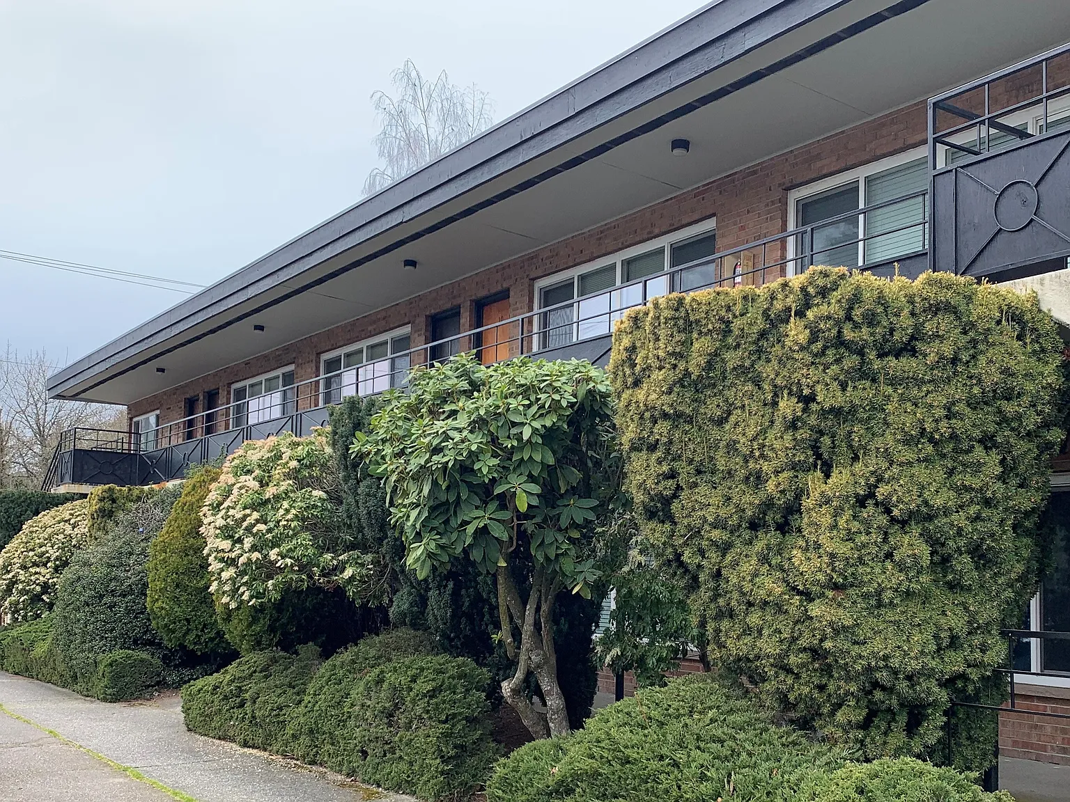 5656 Fauntleroy Way SW — Photo 1