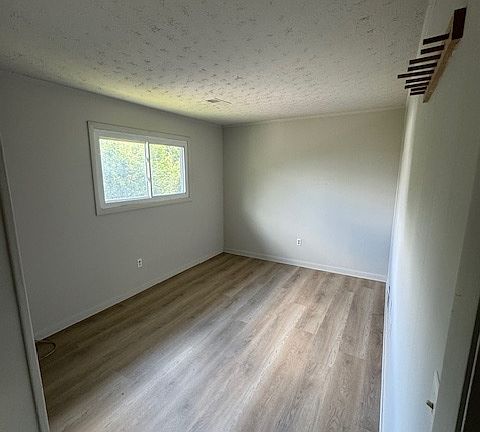 5th image of 210 Virginia Ave #11215749