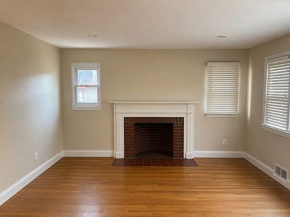 5th image of 76 Central St