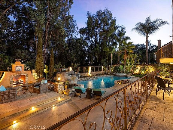 3rd image of 27773 Hidden Trail Rd