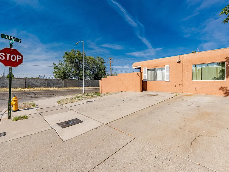 201 Burma Dr NE — Photo 3
