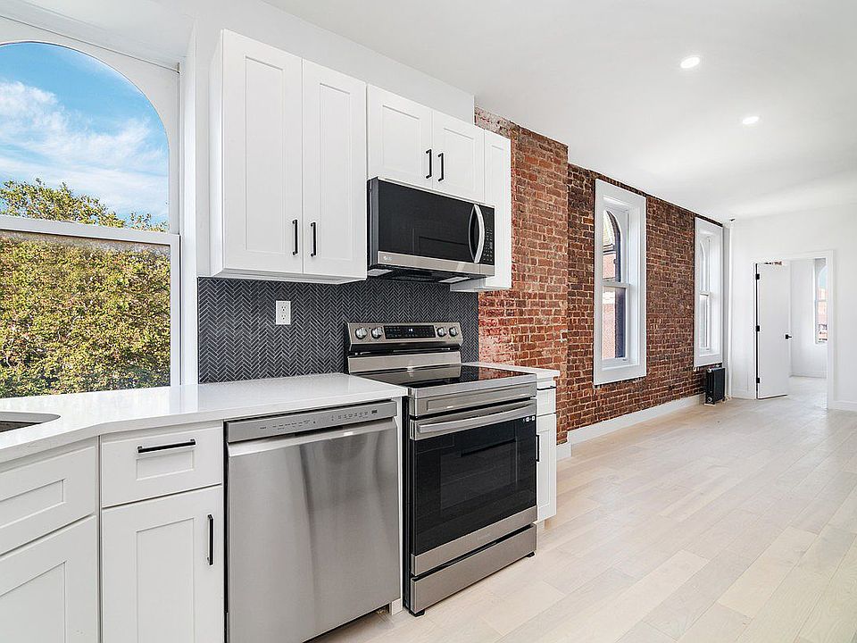 1st image of 90 Bedford St APT 5A