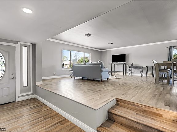 3rd image of 3315 Dakota Way
