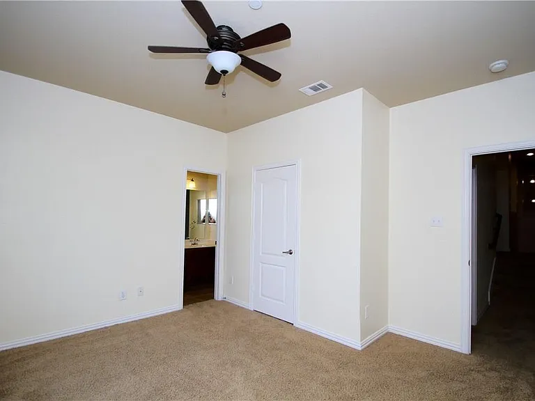 4233 Swan Forest Dr #E — Photo 5