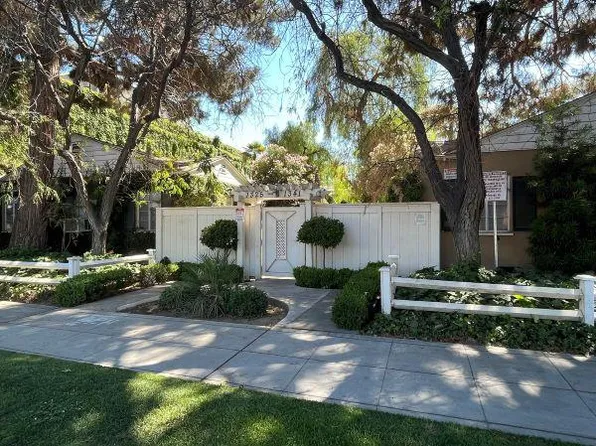 1333 M St APT D, Fresno, CA 93721