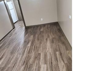 9243 S Manistee Ave, Chicago, IL 60617