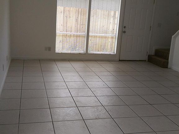 4th image of 405 15th Ave S APT A