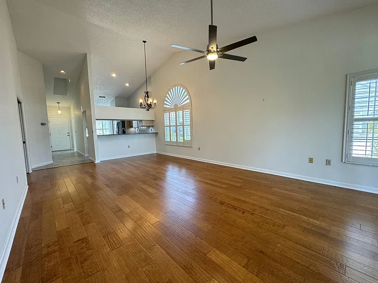 1005 Pelican Ct — Photo 15