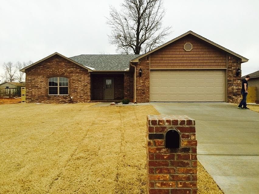 2nd image of 42 Lilly Ann Cir