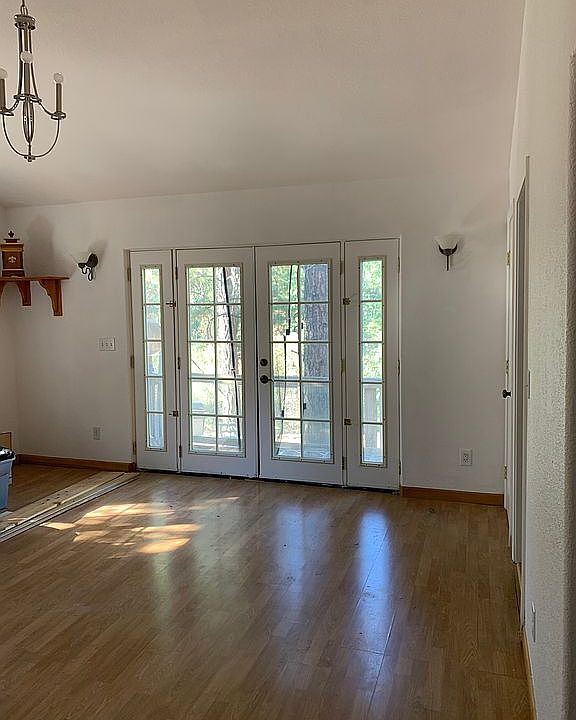 1st image of 469-350 Golden Ln