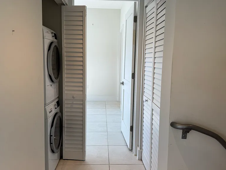 643 Jefferson Ave #9 — Photo 5