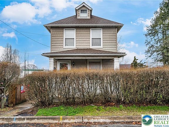 2nd image of 1736 Franklin St