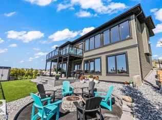 1604 25th St NW, Edmonton, AB T6T2H5