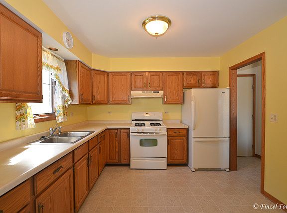 2nd image of 304 Terry Ct