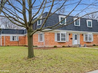 6782 N Lexington Ln, Niles, IL 60714