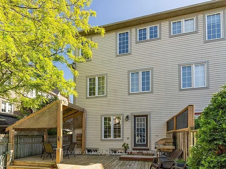 117 Gatwick Dr — Photo 14