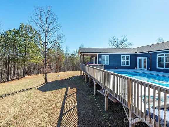 5th image of 622 Rutherford Dr