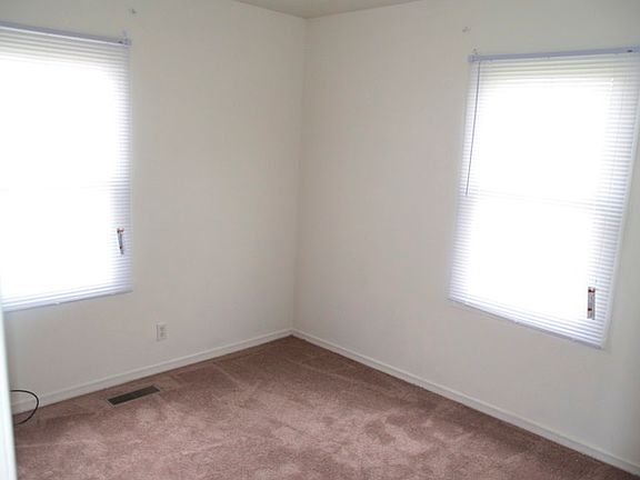 4th image of 22323 Clyde Ave