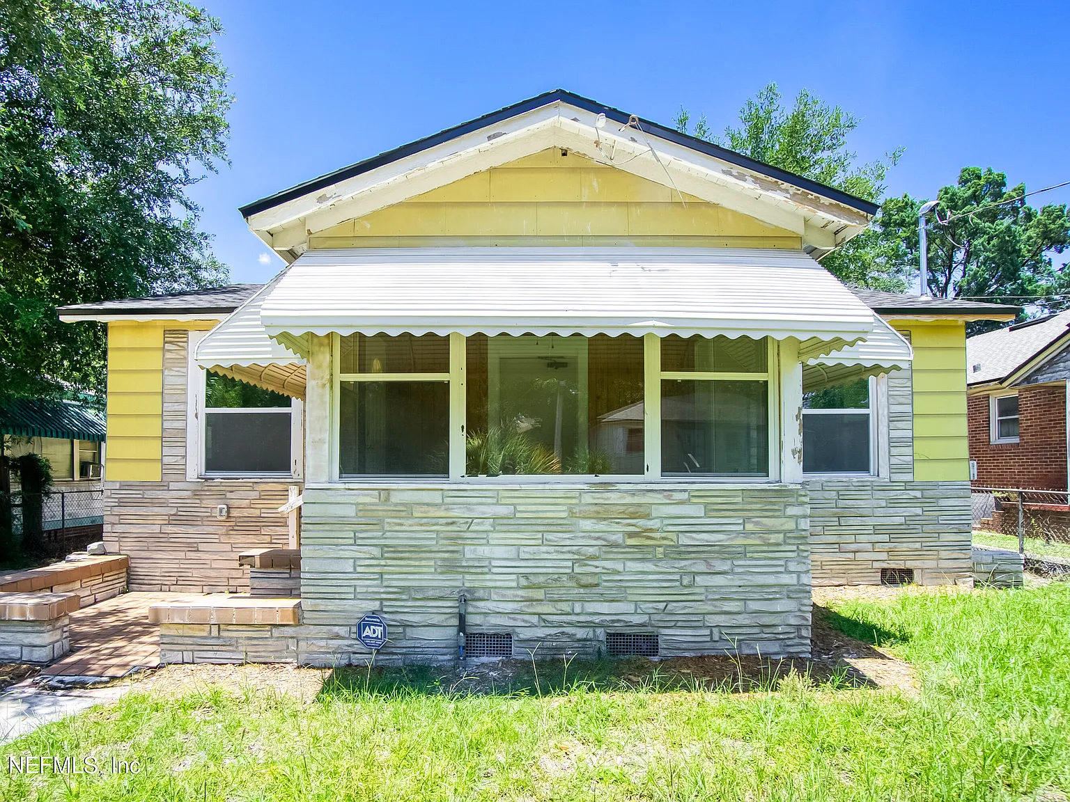 2 bed, 1.0 bath, 924 sqft, $1,250 — Photo 2