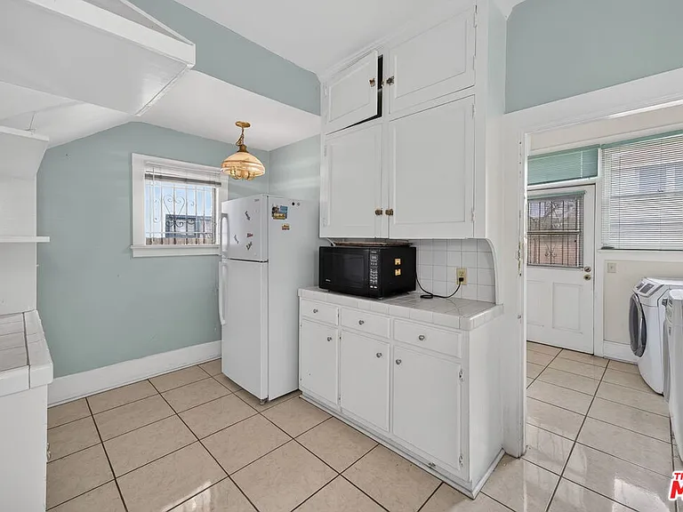 2215 W 21st St — Photo 27
