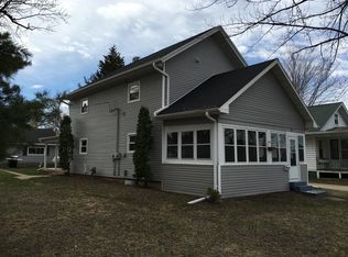 120 E Cook St, New London, WI 54961