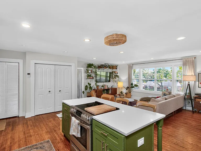 90 Vaden Dr — Photo 14