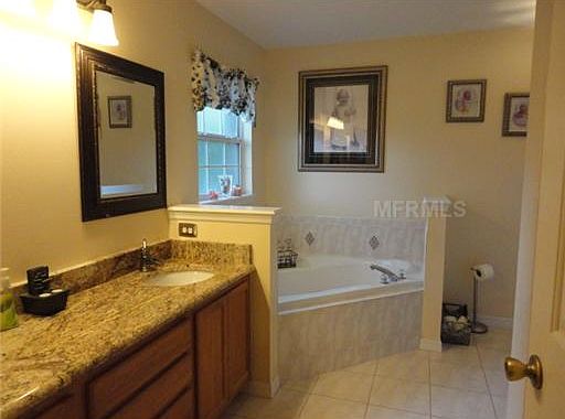 5th image of 32701 Blackwater Oaks Dr