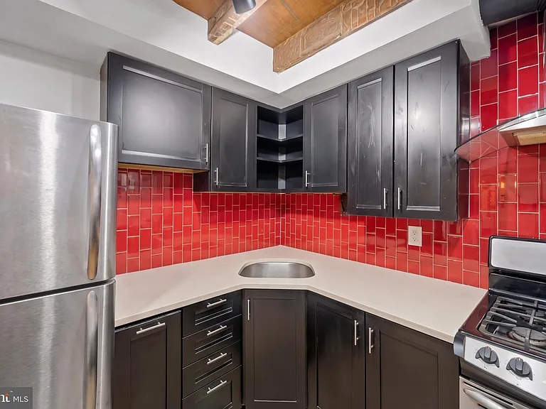 9 Bristow Pl — Photo 2