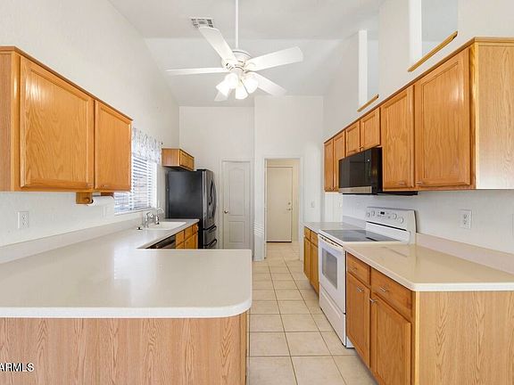 4th image of 7947 E DES MOINES Street