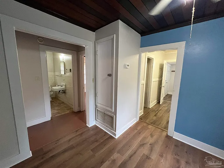 3104 W Gadsden St — Photo 4