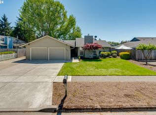 300 E Pinehurst Dr, Newberg, OR 97132