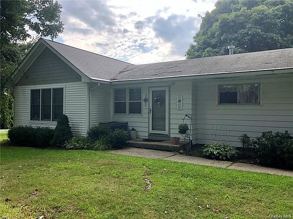 2nd image of 129 Apple Lane Dr