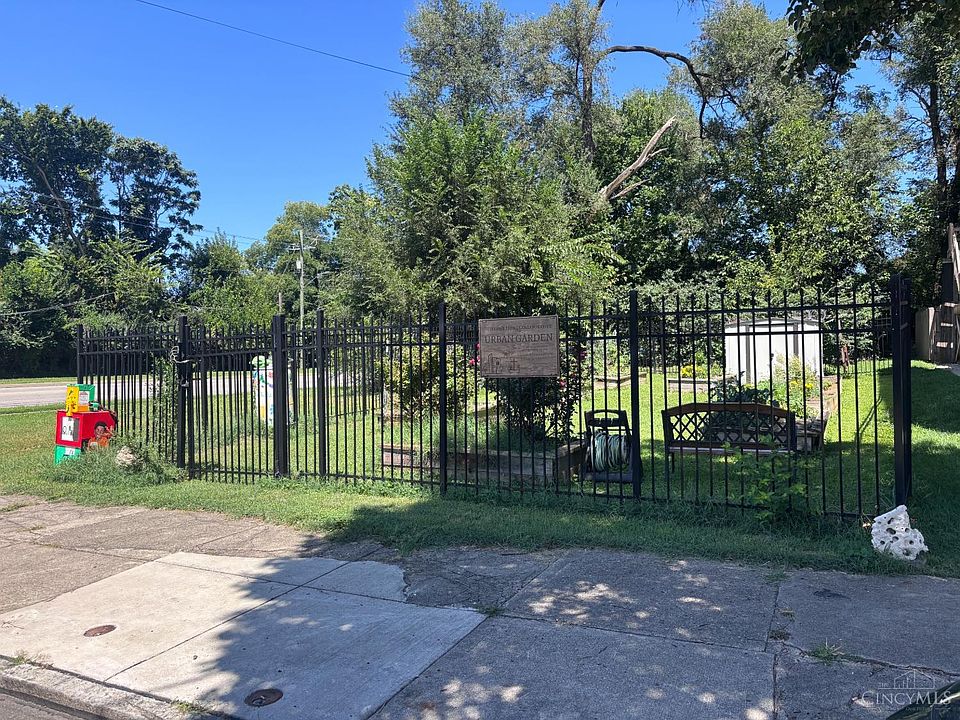 1st image of 476 Dayton St