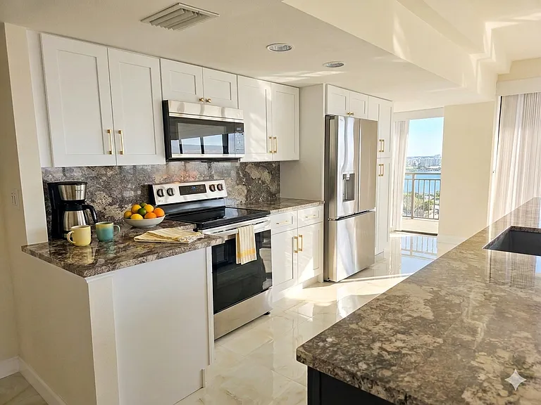 Bayshore Dr — Photo 8
