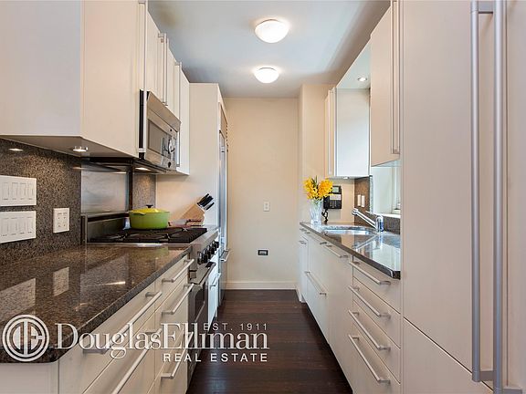 5th image of 159 W 53rd St APT 14E