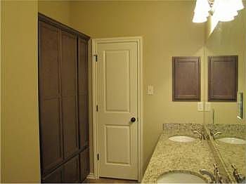 3rd image of 3806 Silver Thorne Dr