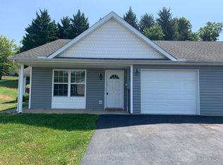 102 Bluestone Ct, Martinsburg, WV 25401