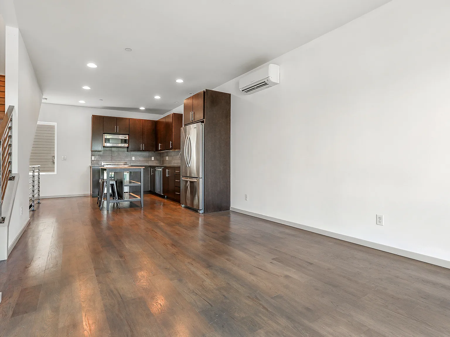 4 bed, 1510 sqft, $3,850 — Photo 2