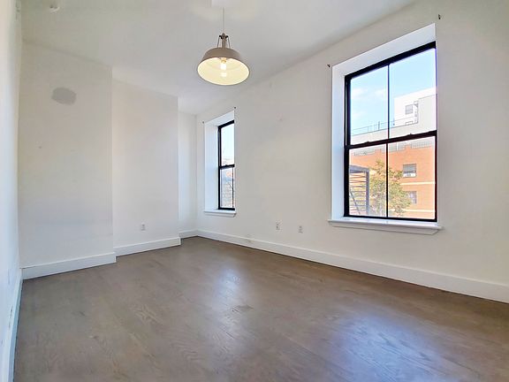5th image of 839 Dekalb Ave Unit 3L