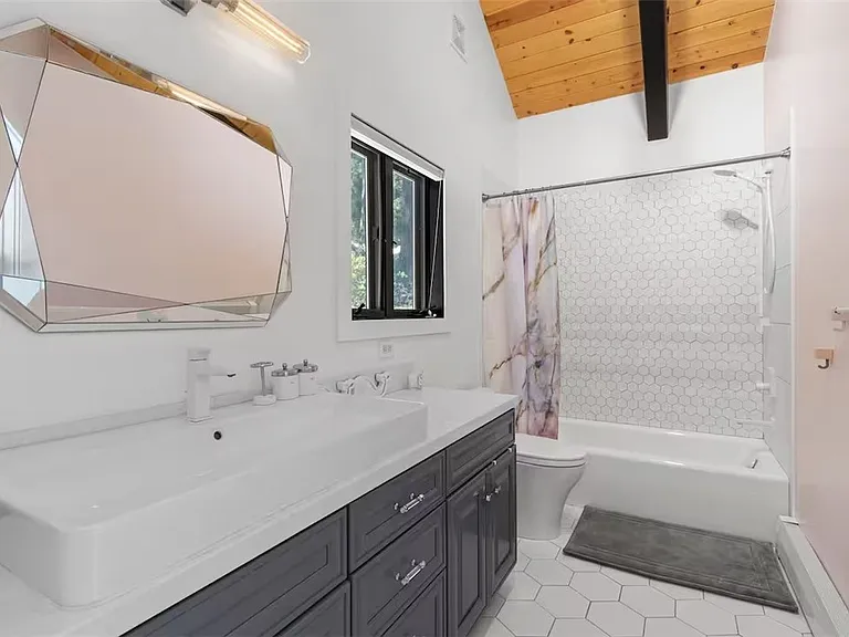 570 Tyner Way — Photo 8