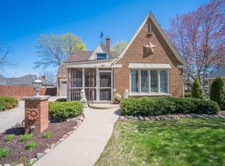 631 S 8th Ave, West Bend, WI 53095