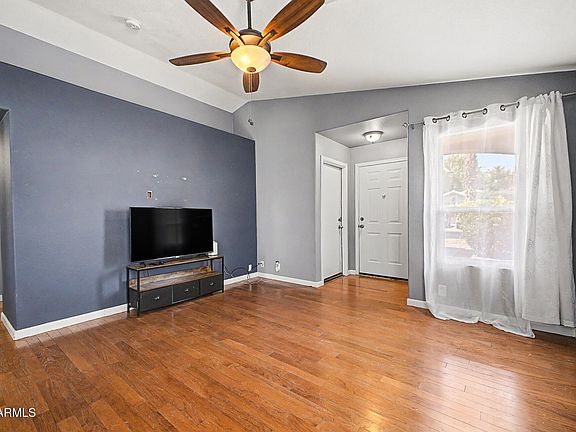 3rd image of 15703 W YOUNG Street