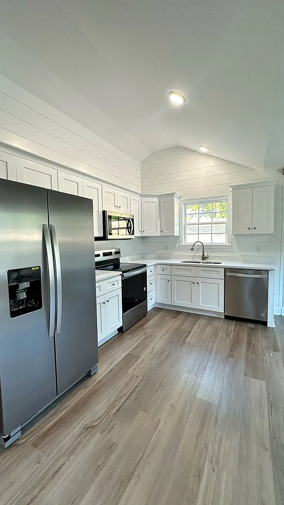 2 bed, $1,350 — Photo 3