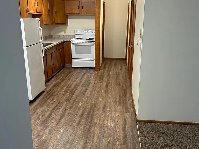 Lakeshore North Apartments — Photo 7