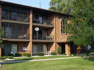 8208 Cobblestone Dr #5-1B, Palos Hills, IL 60465