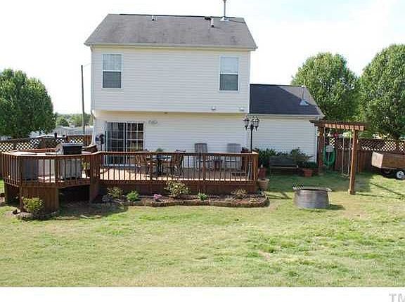 3rd image of 3609 Thornwood Dr